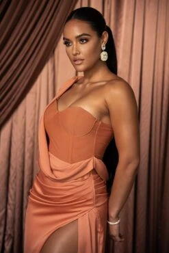 Caramel Kristiana Slit Dress -Jluxlabel Dress Shop HOLIDAY2022 PART1 7