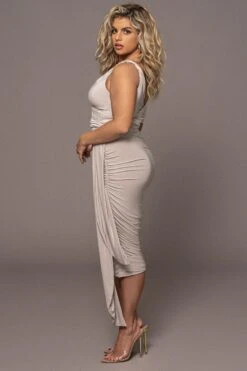 Seashell Edge Of Romance Midi Dress 28 Seashell Edge Of Romance Midi Dress -Jluxlabel Dress Shop PRODUCT MAR132023 115